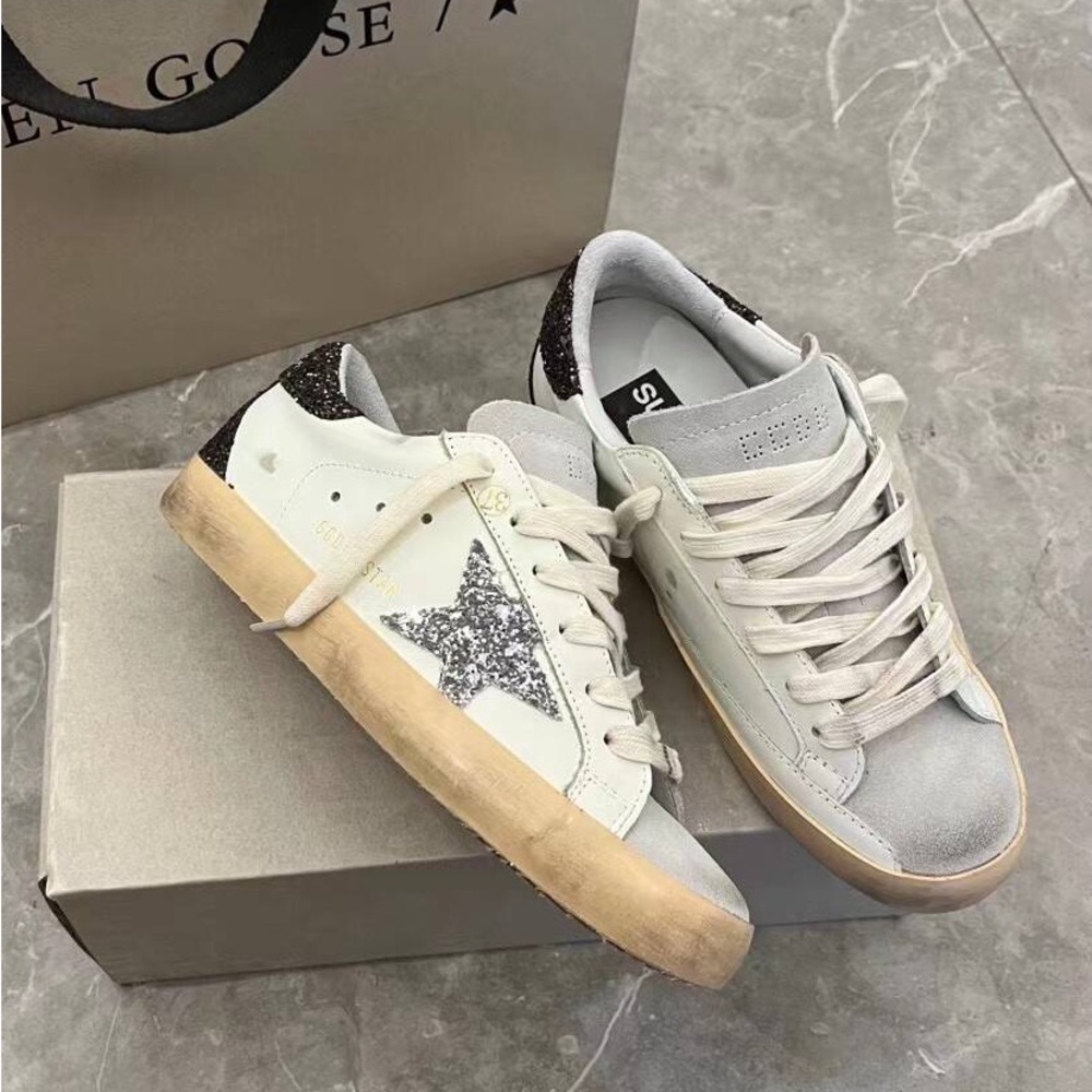 Golden Goose Women's White and Black Sneakers - Picture 4 of 7